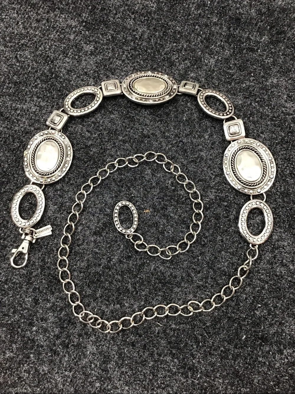 Chico’s heavy Metal Link Chain adjustable Waist Belt in Silver